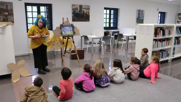 Miruk ipuin kontaketa saioa eskaini du liburutegian