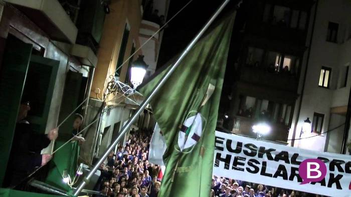 Zumaian bandera igota festa bete-betean da