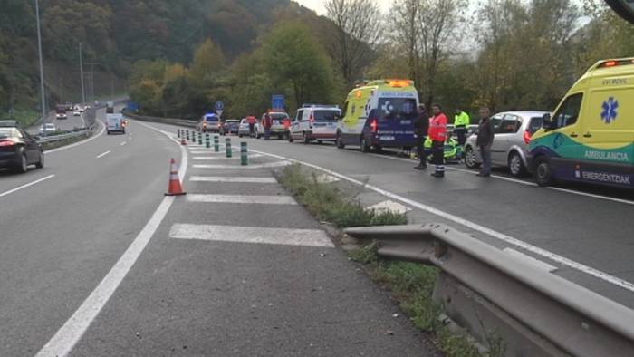 Irurako istripuan hildako ertzaina Zarauzko bizilaguna da