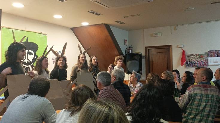 Saio dotorea egin dute bertsolari zumaiarrek eta zarauztarrek