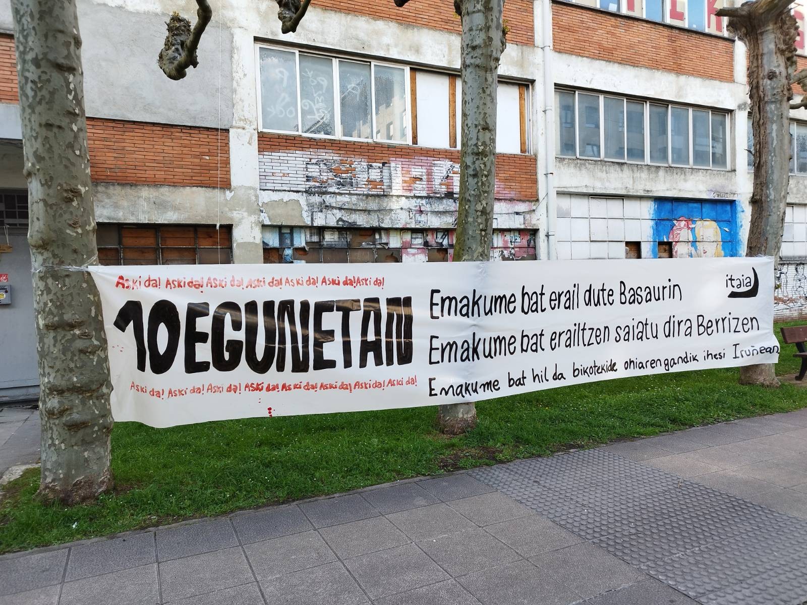 Iruñeko erailketa matxista salatzeko, 19:00etan herriko plazan