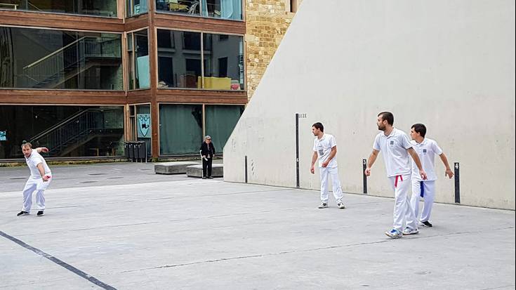 Erabakita zer lau bikotek jokatu dituzten esku pilota txapelketako finalaurrekoak