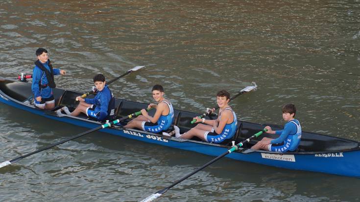 Eskualdeko arraunlariak fin ibili dira Gipuzkoako Batel Txapelketan