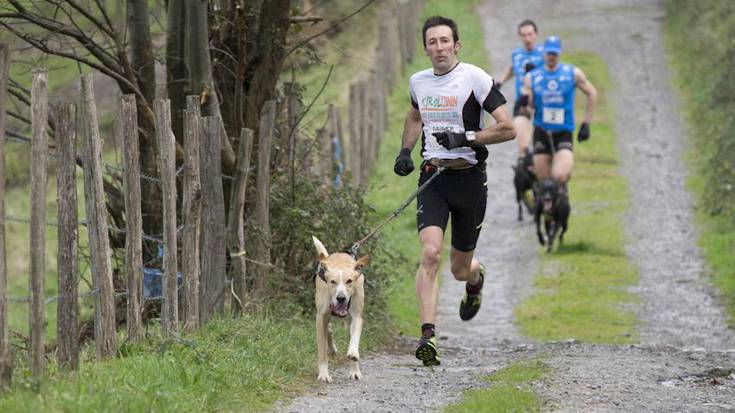Jose Felipe Larrazabalek eta Sonia Albarezek irabazi dute III. Txakur Krosa