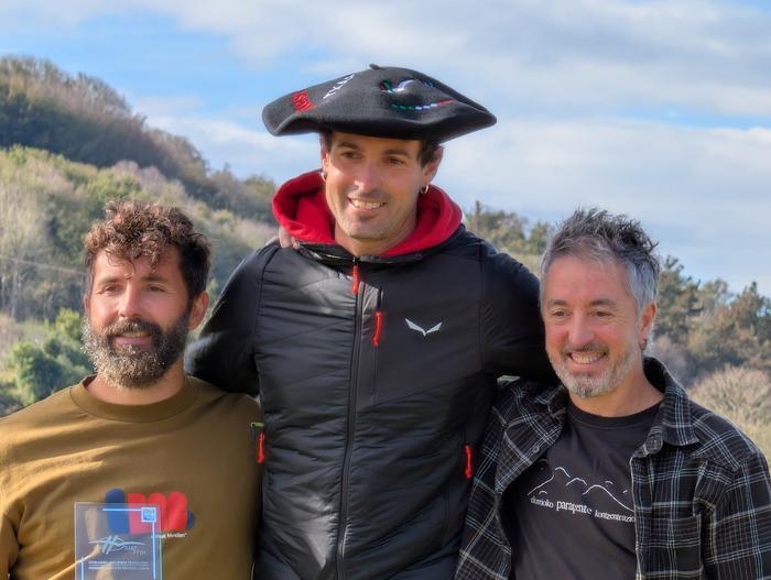 Aner Etxezabalek hirugarren egin du Euskadiko parapente txapelketan