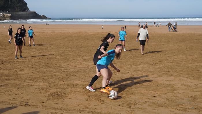 Goizean goiz jokatuko dituzte igandean plaieroak