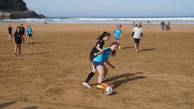 Goizean goiz jokatuko dituzte igandean plaieroak