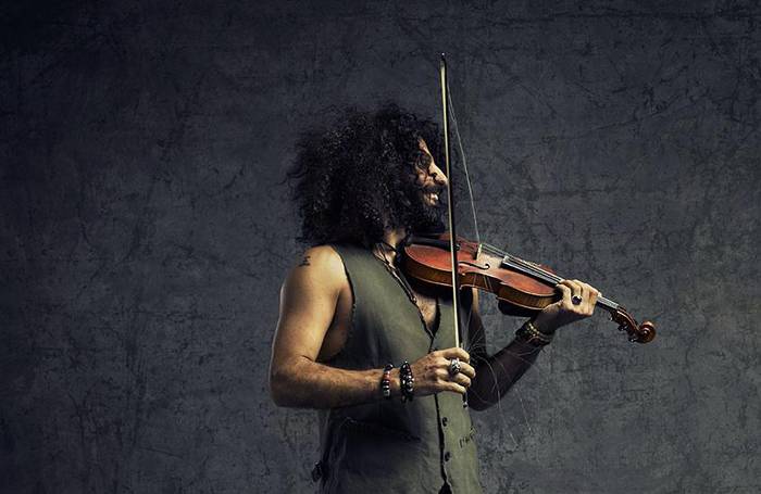 Ara Malikian, biolin jotzailea: "Musika klasikoa entzuterakoan ez da ulertu behar, baizik eta gozatu"