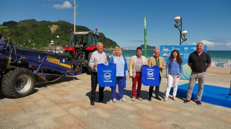 Zarauzko hondartzan eman diote hasiera udako denboraldiari