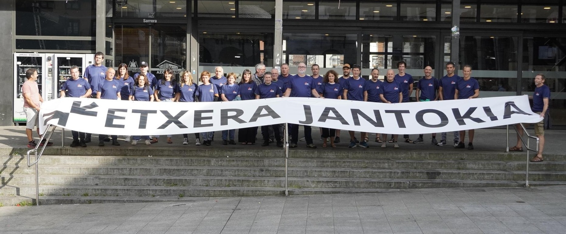 Etxera jantokian afariak emango dituzte datozen hiru festa egunetan