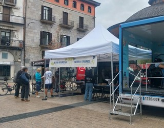 Bizikletak doitzeko eta konpontzeko aukera izan dute herritarrek goizean