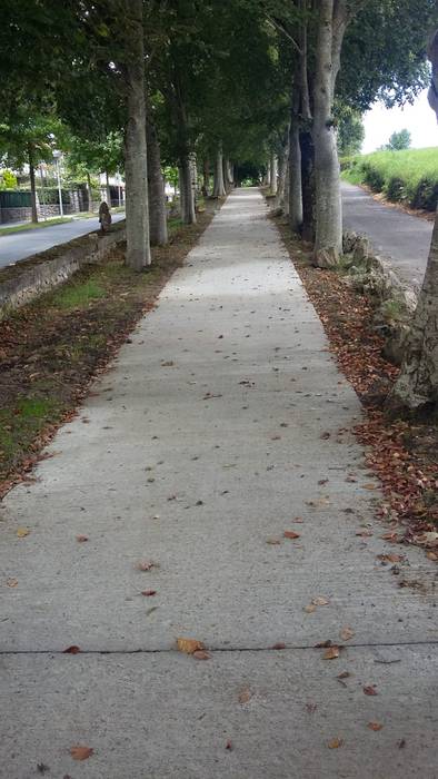 Aiako Aurizenea pasealekuko lurra berritu du udalak