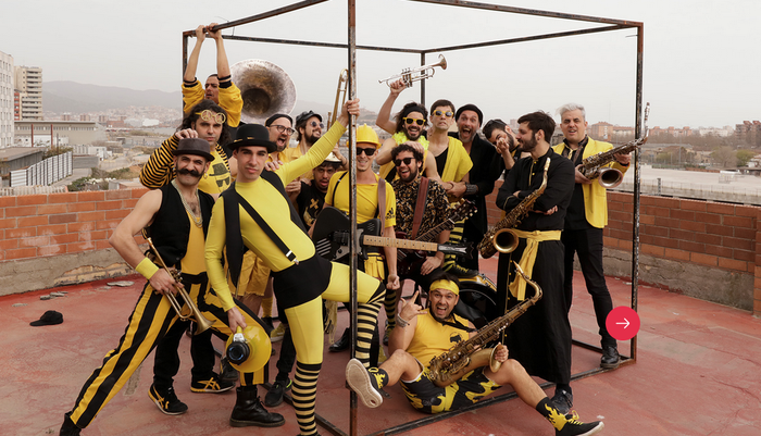 Kalerki: 'La calle es nuestra', Always Drinking Marching Band