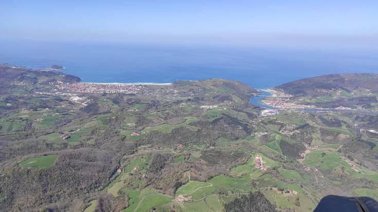 Euskadiko Aire Kirol Federazioak antolatutako parapente txapelketa Orion bukatu zen igandean