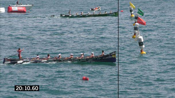 Urdaibaik helegitea jarri du Zarauzko Estropadako neurketa sistemaren aurrean