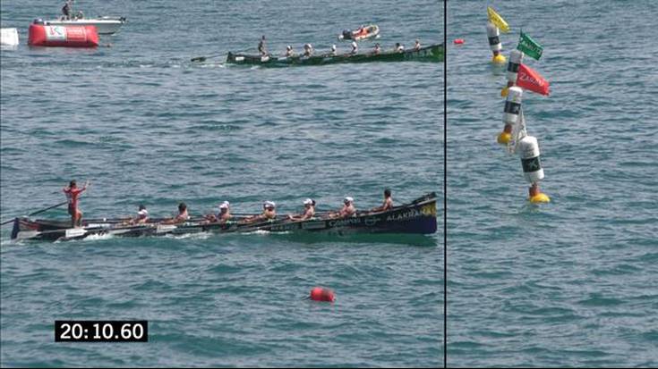 Urdaibaik helegitea jarri du Zarauzko Estropadako neurketa sistemaren aurrean