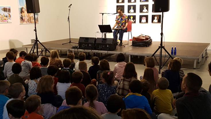 Oxford aretoa bete dute haurrek Mursegoren kontzertuan